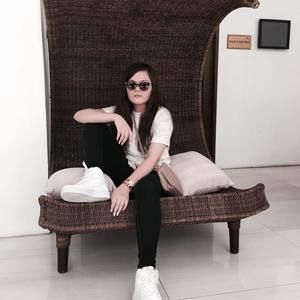 Meet your Posher, Angel grace